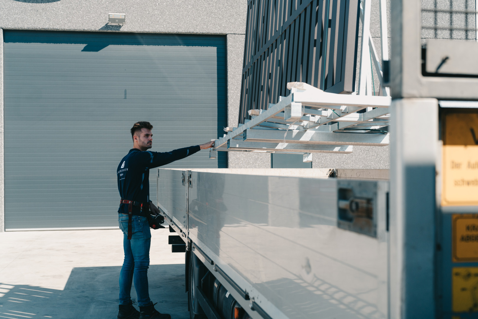 Op maat gemaakt metalen hekwerk en poorten