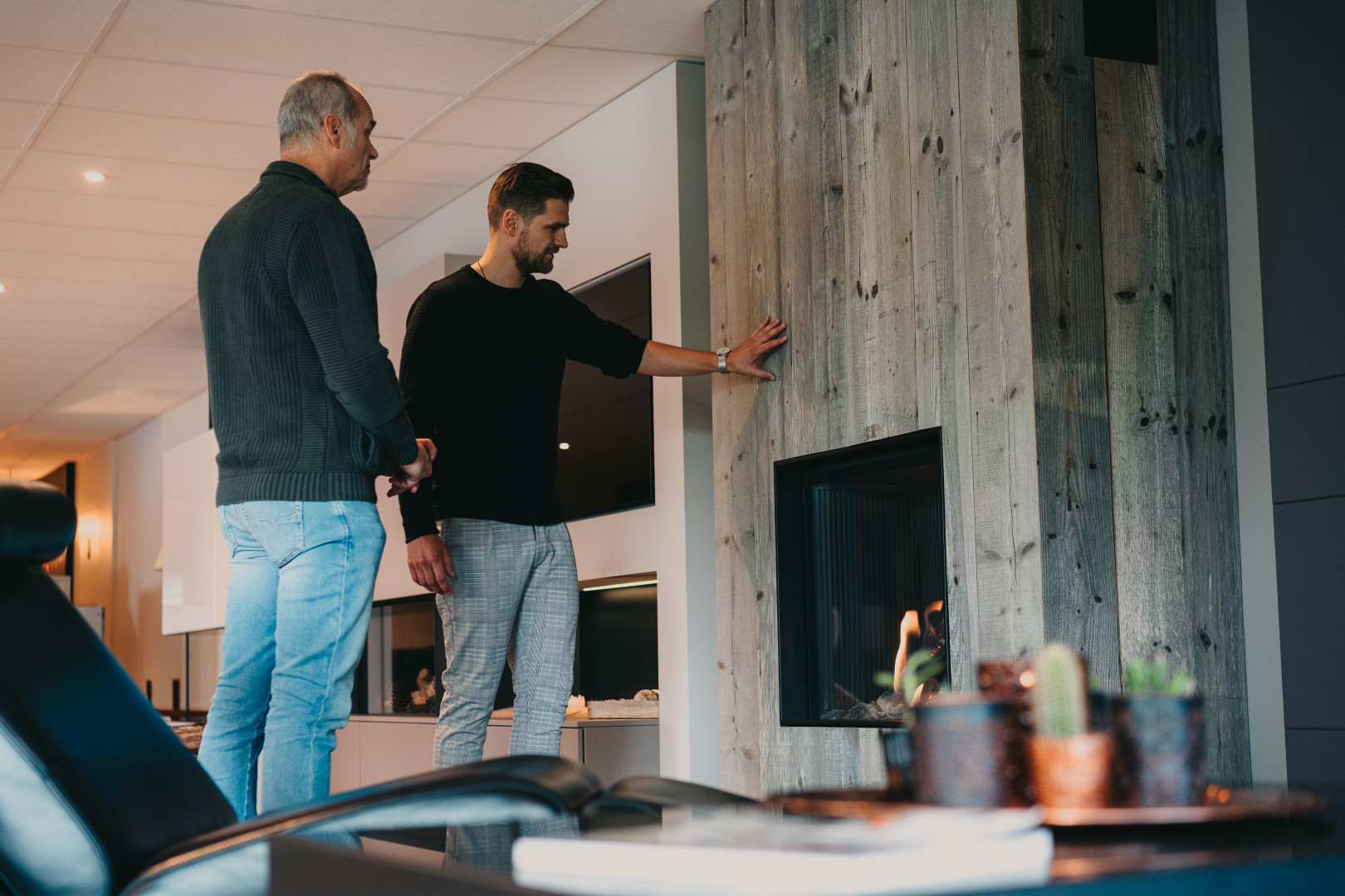Showroom uitleg haarden Showroom uitleg haarden